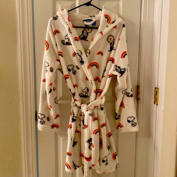 Peanuts Intimates & Sleepwear Peanuts Super Soft Hooded Bathrobe
